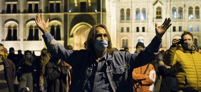 They protested in Kossuth square for the freedom of the SZFE