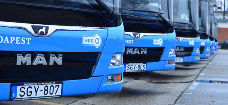 Húsz új busz áll forgalomba Budapesten a hétvégén