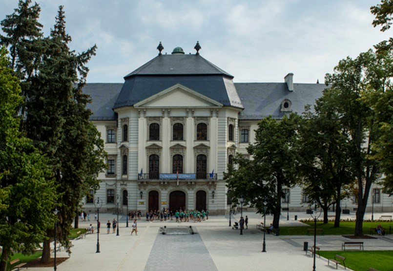 The government would grant the Archdiocese of Eger the Károly Eszterházy University