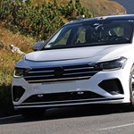 El sucesor eléctrico del VW Passat se filmó en los Alpes.