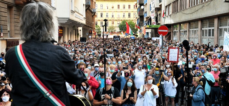 A war demonstration was held together with the SZFE