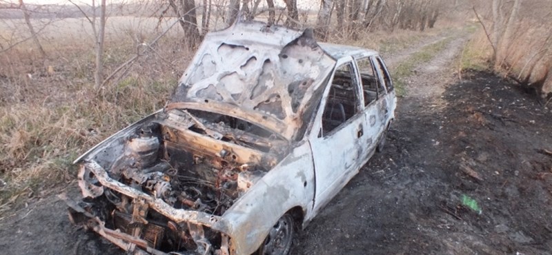 He set fire to an area of ​​3500 square meters in a car in Tököl when he left only his illuminated car