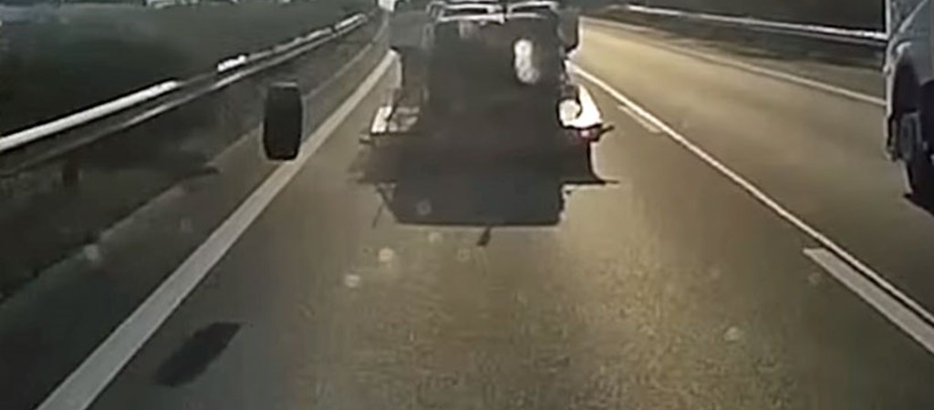 Auto Videon Amint Kiszakad A Helyerol Egy Utanfuto Kereke Az M3 As Autopalyan Hvg Hu