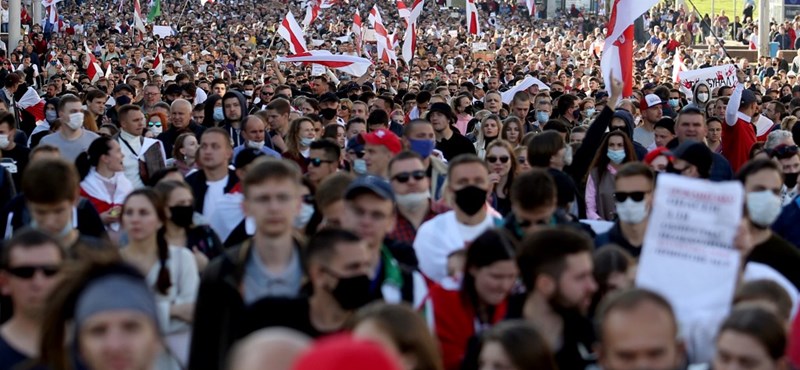 Another giant demonstration was held in Belarus, Lukashenko's son is already in Moscow