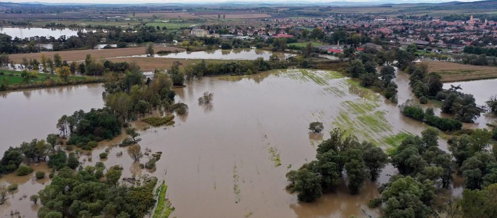 Itthon Teljesen Elzart Egy Borsodi Telepulest Az Arviz Hvg Hu