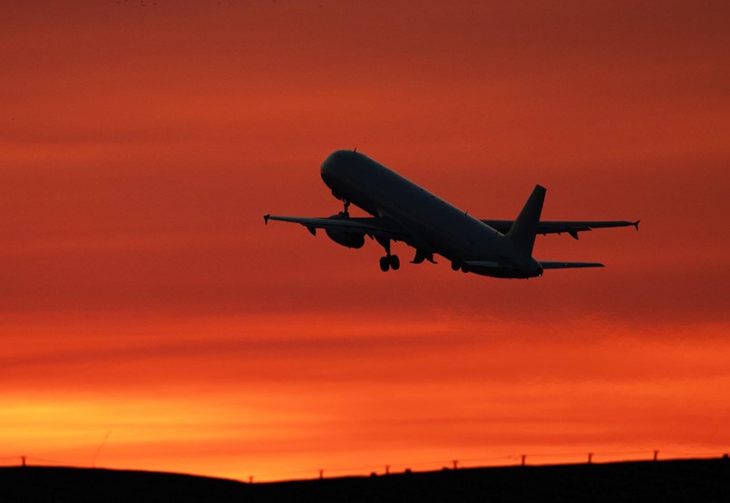 Is it normal for 200 million people to fly? How does the epidemic affect energy consumption? 