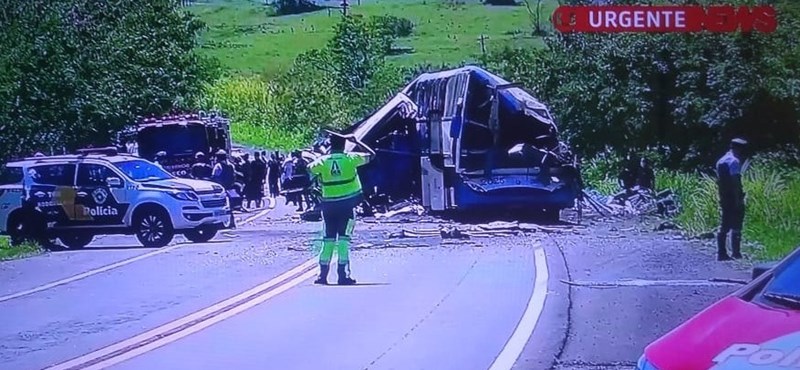 Negyvenen meghaltak egy buszbalesetben Brazíliában