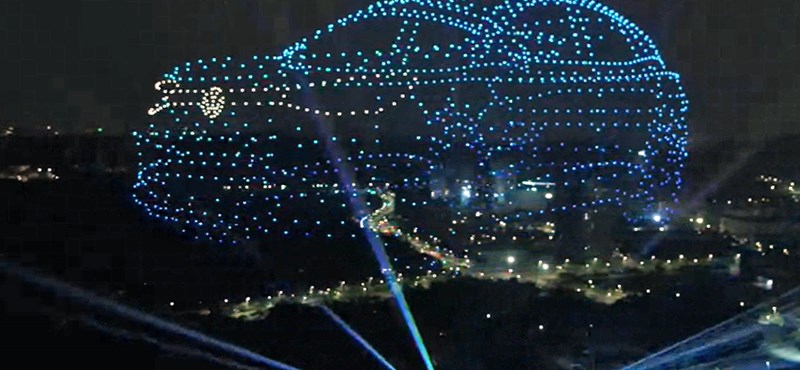 2000 drónnal rendezett futurisztikus légiparádét Kínában a Volkswagen ? videó